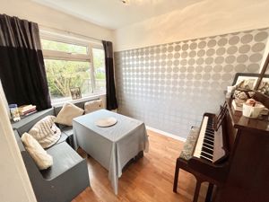 Dining Room- click for photo gallery